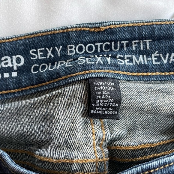 Women’s jeans by Gap, Size 10/30R - Picture 3 of 4